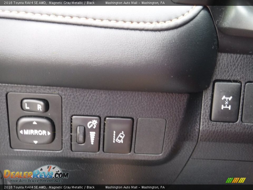 Controls of 2018 Toyota RAV4 SE AWD Photo #21