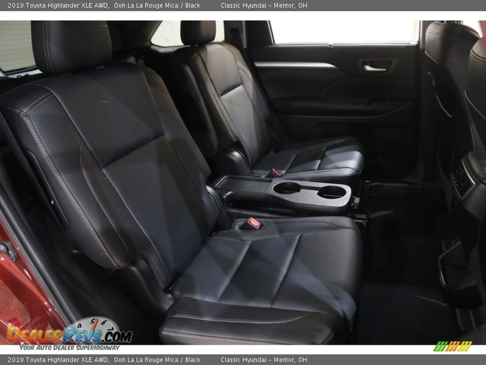 2019 Toyota Highlander XLE AWD Ooh La La Rouge Mica / Black Photo #17