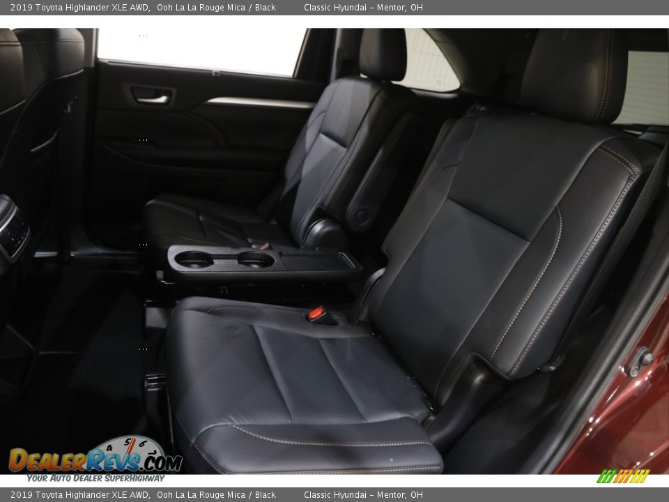 2019 Toyota Highlander XLE AWD Ooh La La Rouge Mica / Black Photo #18