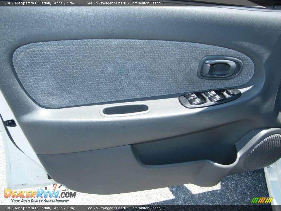 2002 Kia Spectra LS Sedan White / Gray Photo #17
