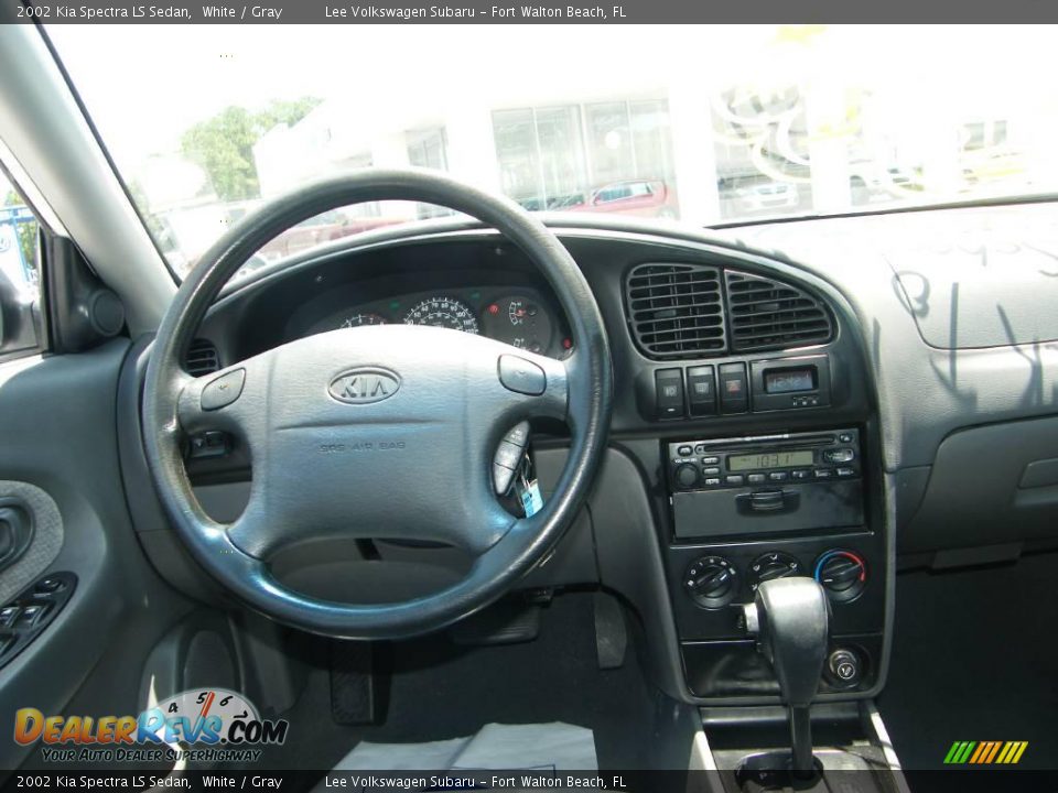 2002 Kia Spectra LS Sedan White / Gray Photo #18
