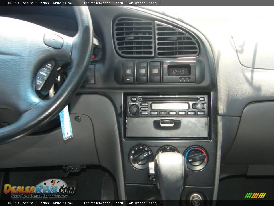 2002 Kia Spectra LS Sedan White / Gray Photo #20