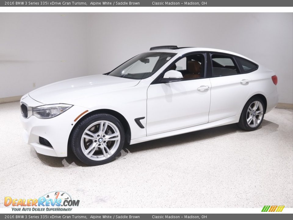 Front 3/4 View of 2016 BMW 3 Series 335i xDrive Gran Turismo Photo #3