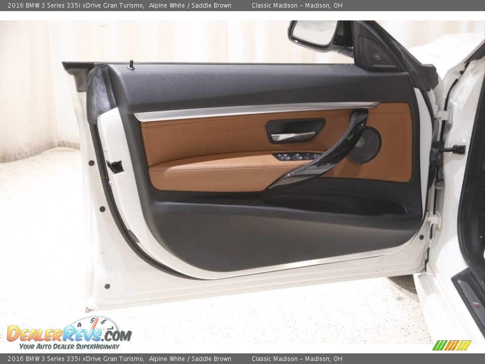 Door Panel of 2016 BMW 3 Series 335i xDrive Gran Turismo Photo #4