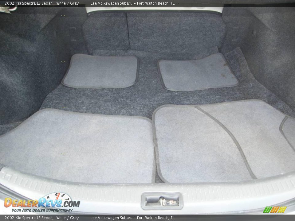2002 Kia Spectra LS Sedan White / Gray Photo #24