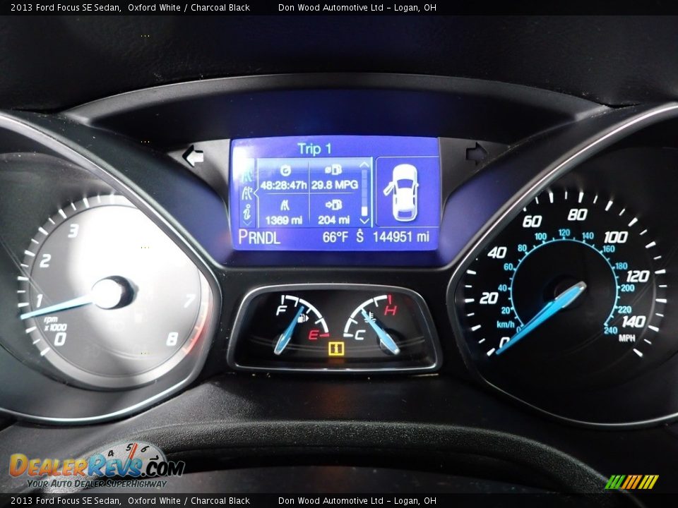 2013 Ford Focus SE Sedan Oxford White / Charcoal Black Photo #2