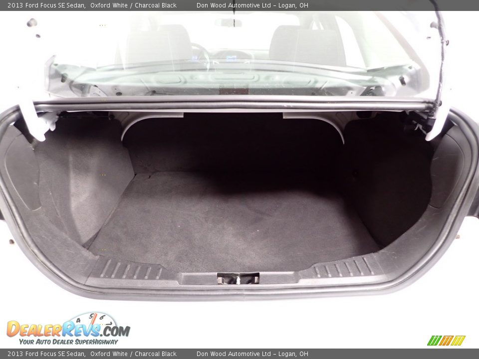 2013 Ford Focus SE Sedan Oxford White / Charcoal Black Photo #8