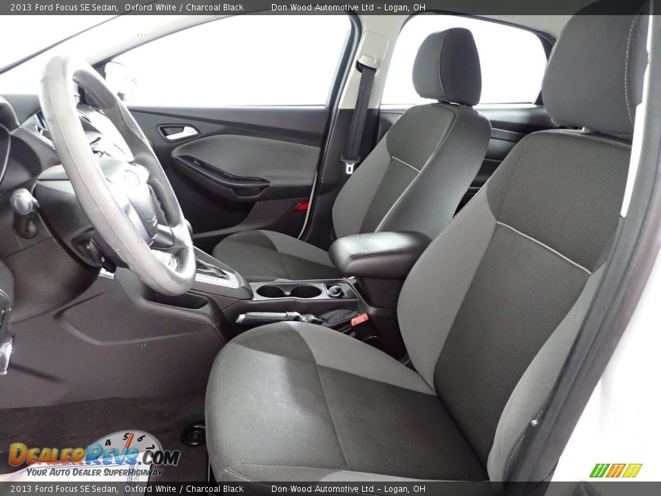 2013 Ford Focus SE Sedan Oxford White / Charcoal Black Photo #12