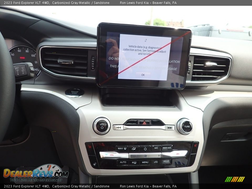 2023 Ford Explorer XLT 4WD Carbonized Gray Metallic / Sandstone Photo #15