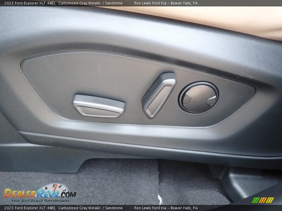 2023 Ford Explorer XLT 4WD Carbonized Gray Metallic / Sandstone Photo #19