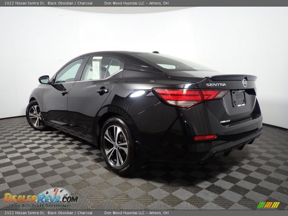 2022 Nissan Sentra SV Black Obsidian / Charcoal Photo #11
