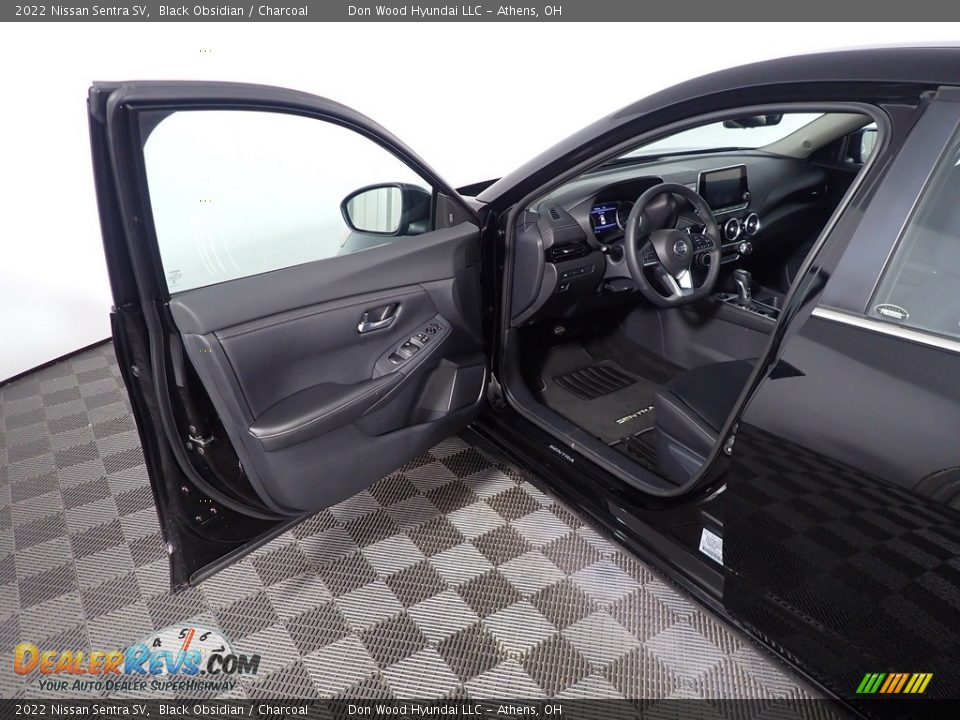 2022 Nissan Sentra SV Black Obsidian / Charcoal Photo #18
