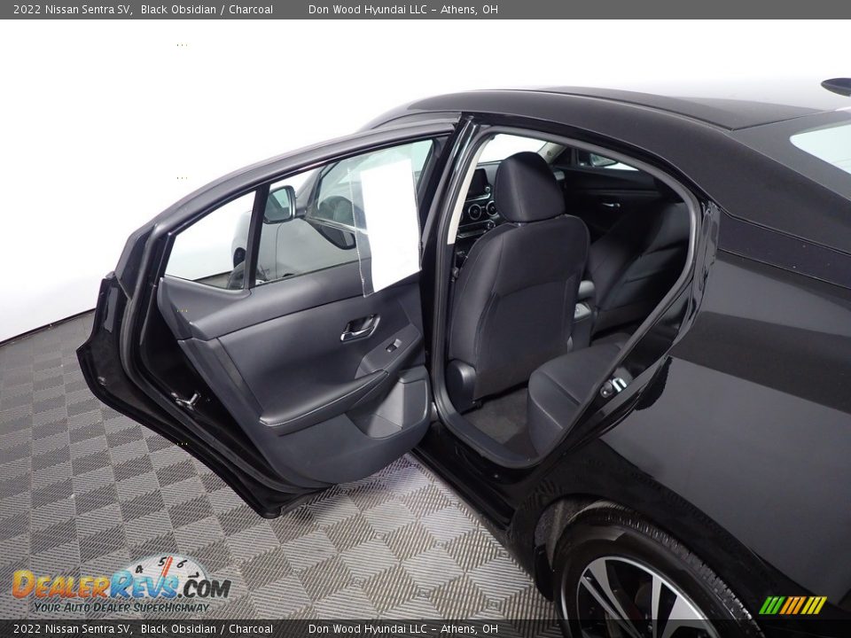 2022 Nissan Sentra SV Black Obsidian / Charcoal Photo #32
