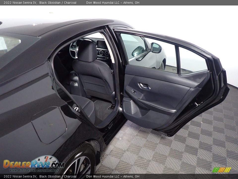2022 Nissan Sentra SV Black Obsidian / Charcoal Photo #34