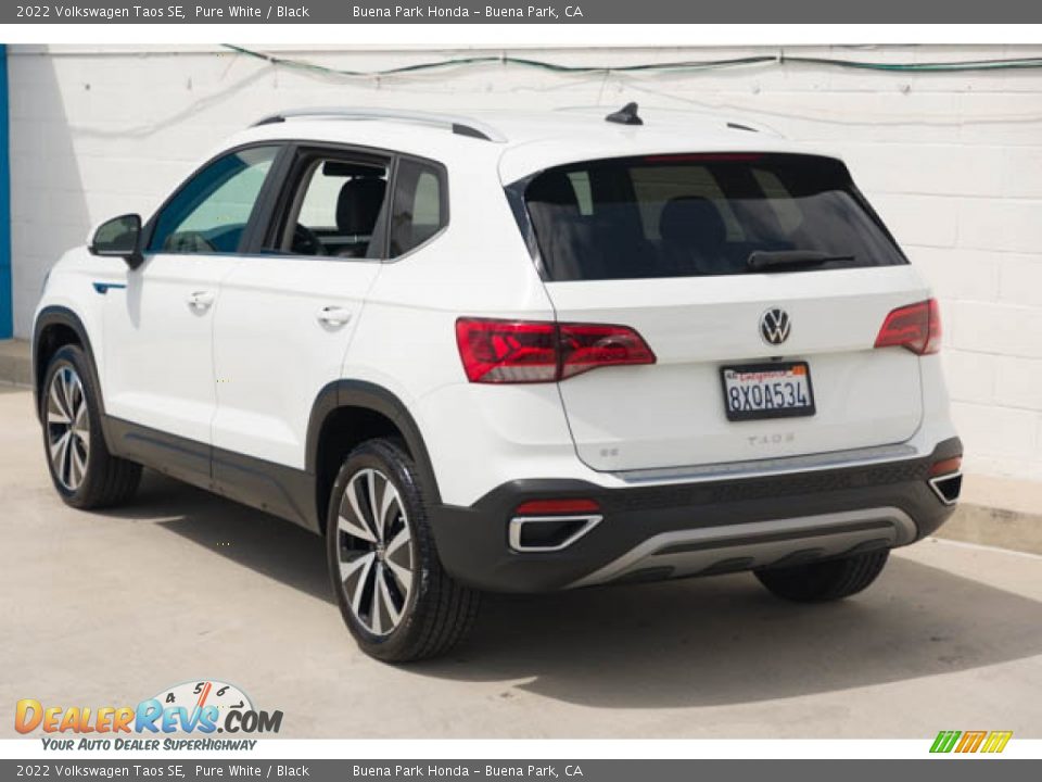 2022 Volkswagen Taos SE Pure White / Black Photo #2