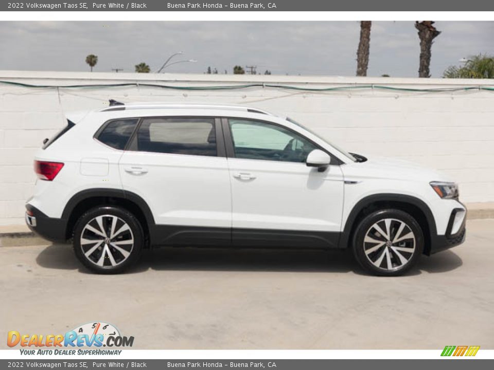 Pure White 2022 Volkswagen Taos SE Photo #14