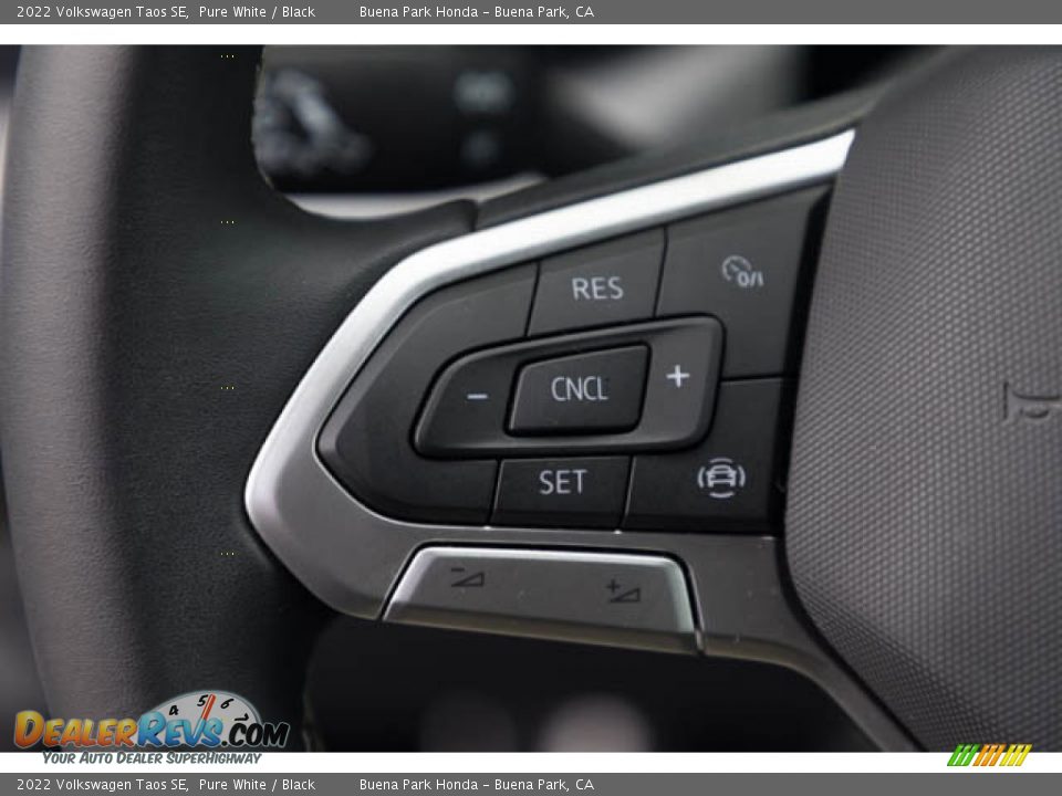 2022 Volkswagen Taos SE Steering Wheel Photo #16