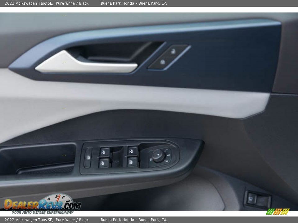 Door Panel of 2022 Volkswagen Taos SE Photo #30