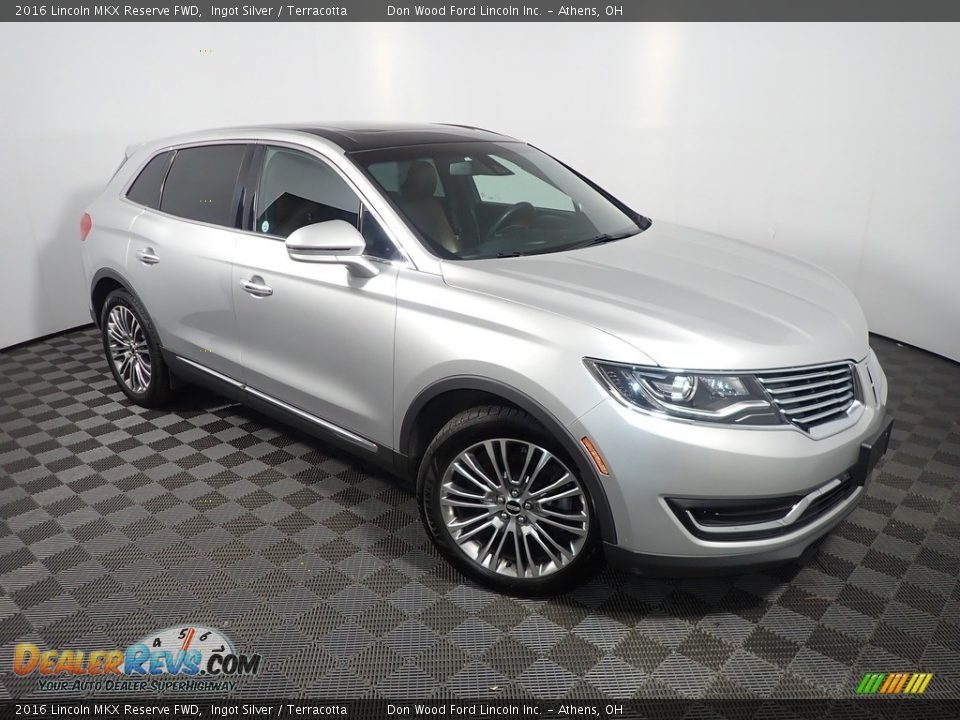 Front 3/4 View of 2016 Lincoln MKX Reserve FWD Photo #5