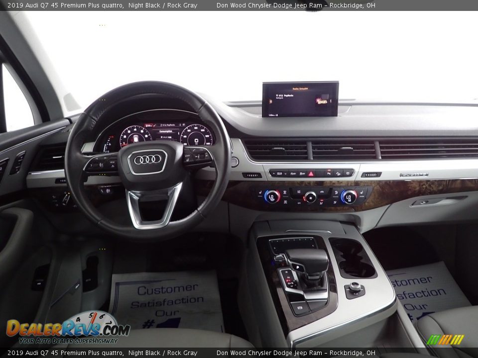 Dashboard of 2019 Audi Q7 45 Premium Plus quattro Photo #30