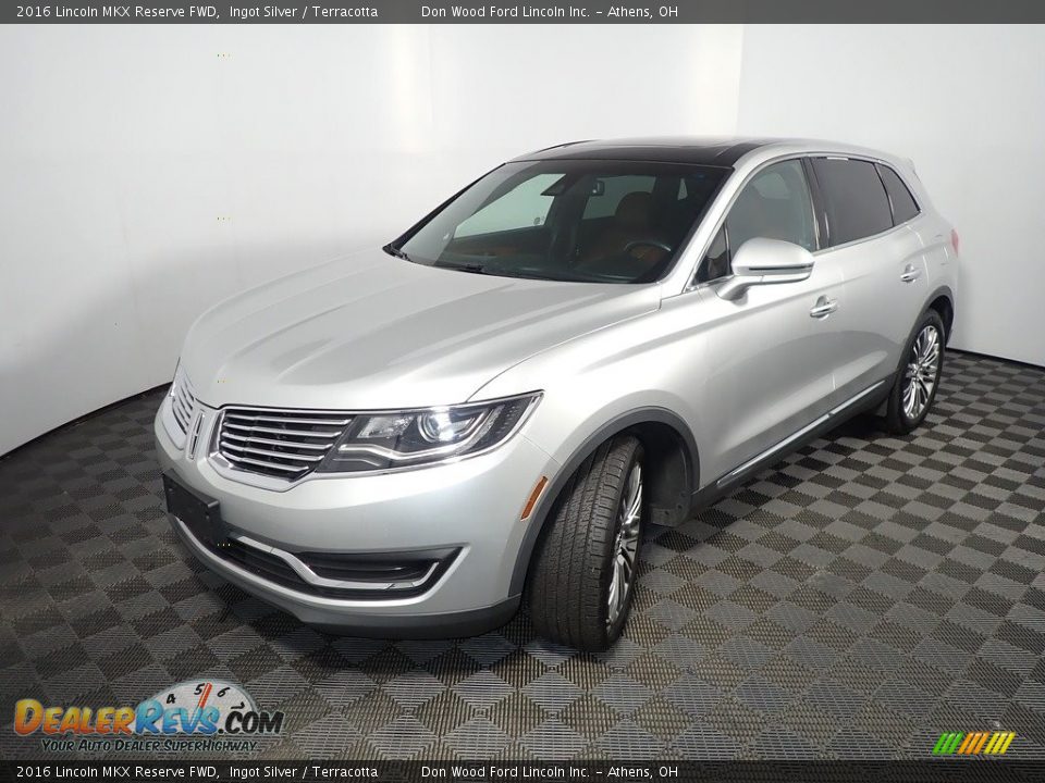 Ingot Silver 2016 Lincoln MKX Reserve FWD Photo #11