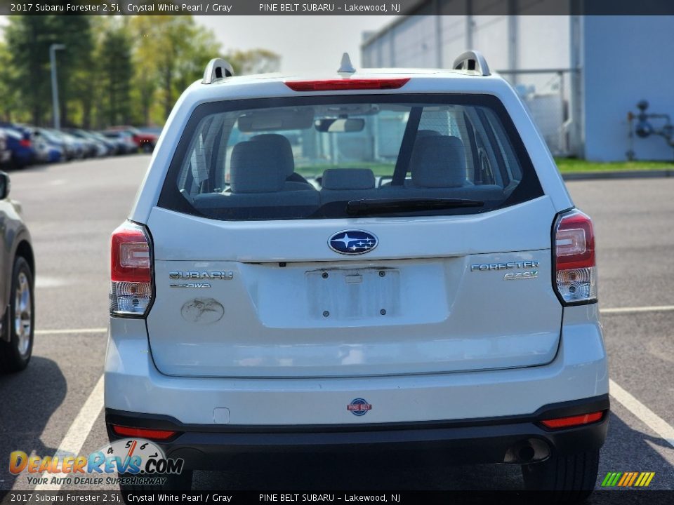 2017 Subaru Forester 2.5i Crystal White Pearl / Gray Photo #4