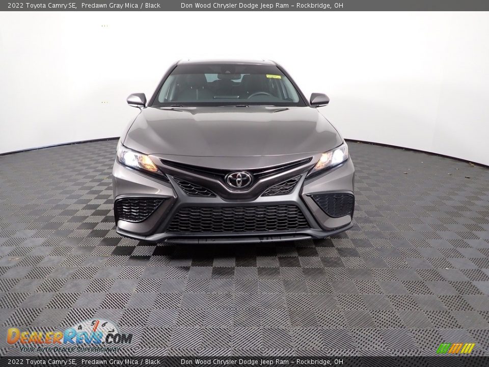 2022 Toyota Camry SE Predawn Gray Mica / Black Photo #6