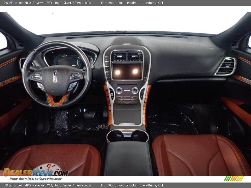 Dashboard of 2016 Lincoln MKX Reserve FWD Photo #26