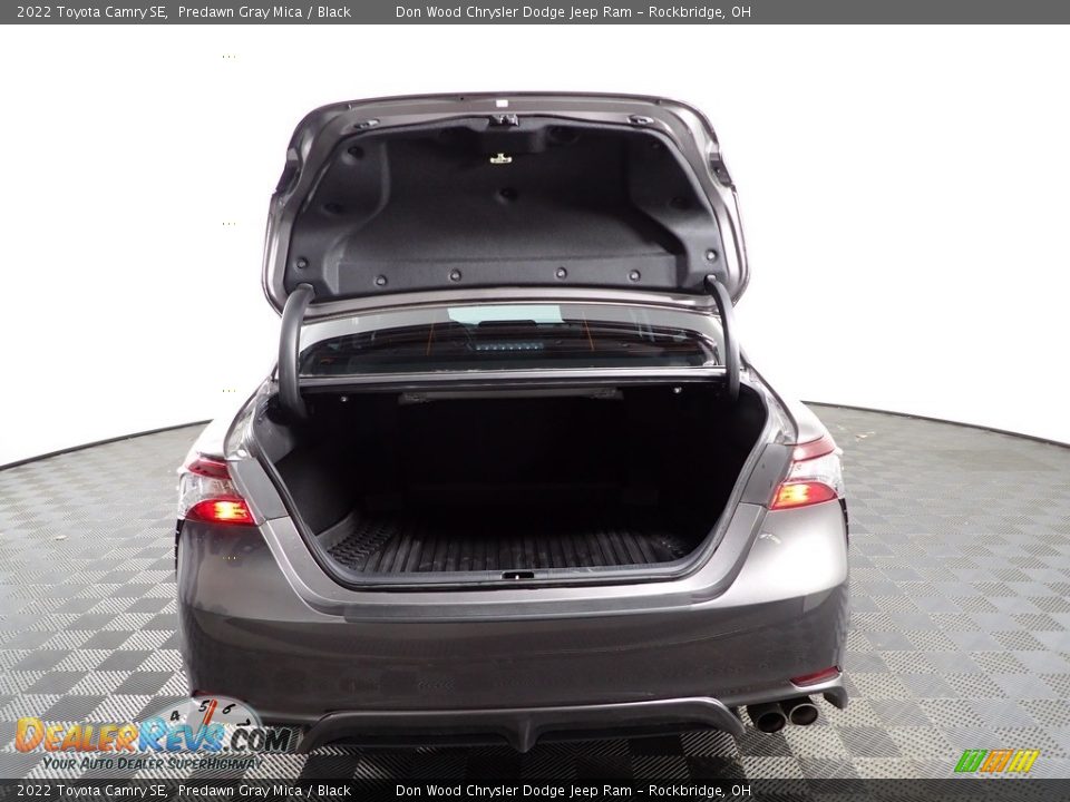 2022 Toyota Camry SE Predawn Gray Mica / Black Photo #10