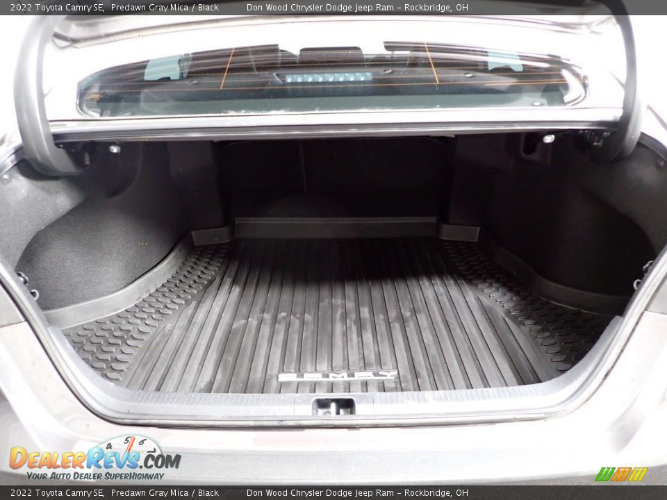 2022 Toyota Camry SE Predawn Gray Mica / Black Photo #11