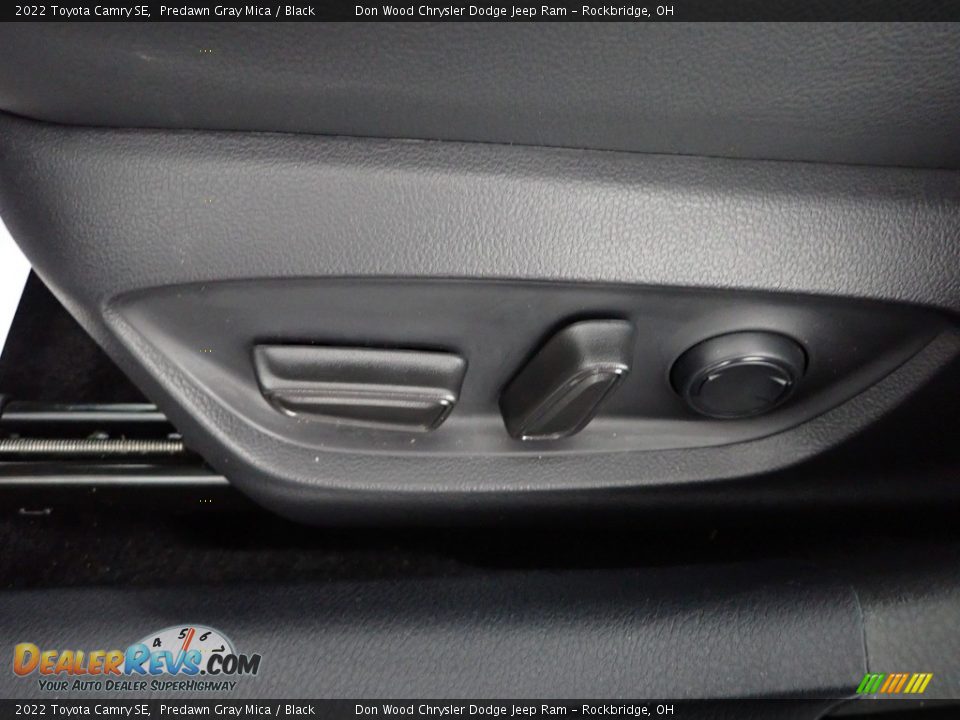 2022 Toyota Camry SE Predawn Gray Mica / Black Photo #15