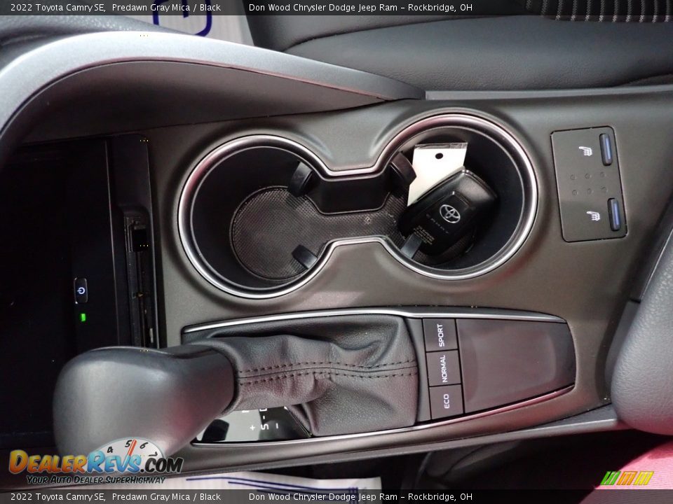 2022 Toyota Camry SE Predawn Gray Mica / Black Photo #22