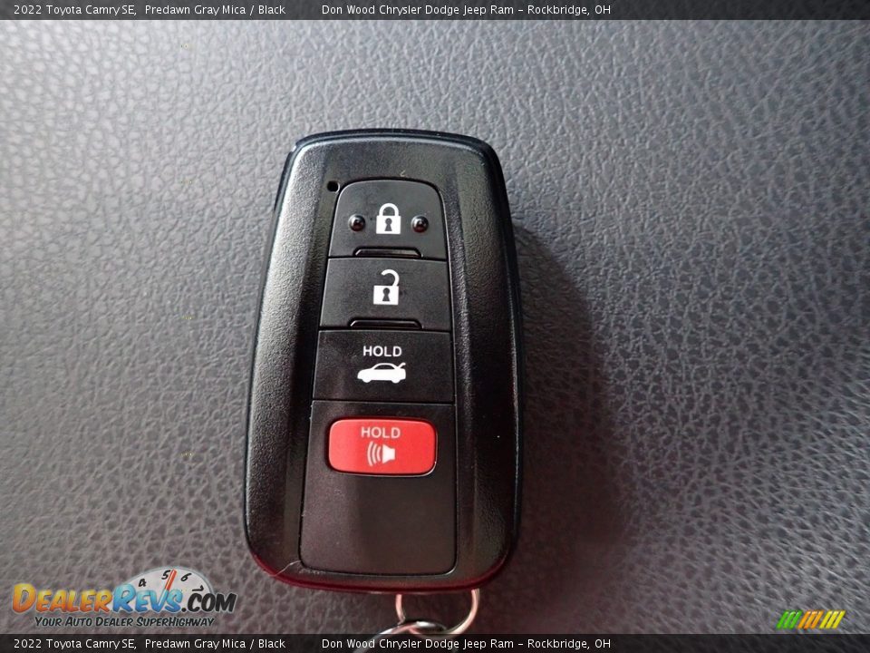 2022 Toyota Camry SE Predawn Gray Mica / Black Photo #32