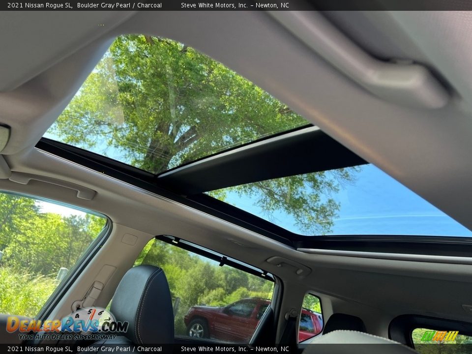 Sunroof of 2021 Nissan Rogue SL Photo #29