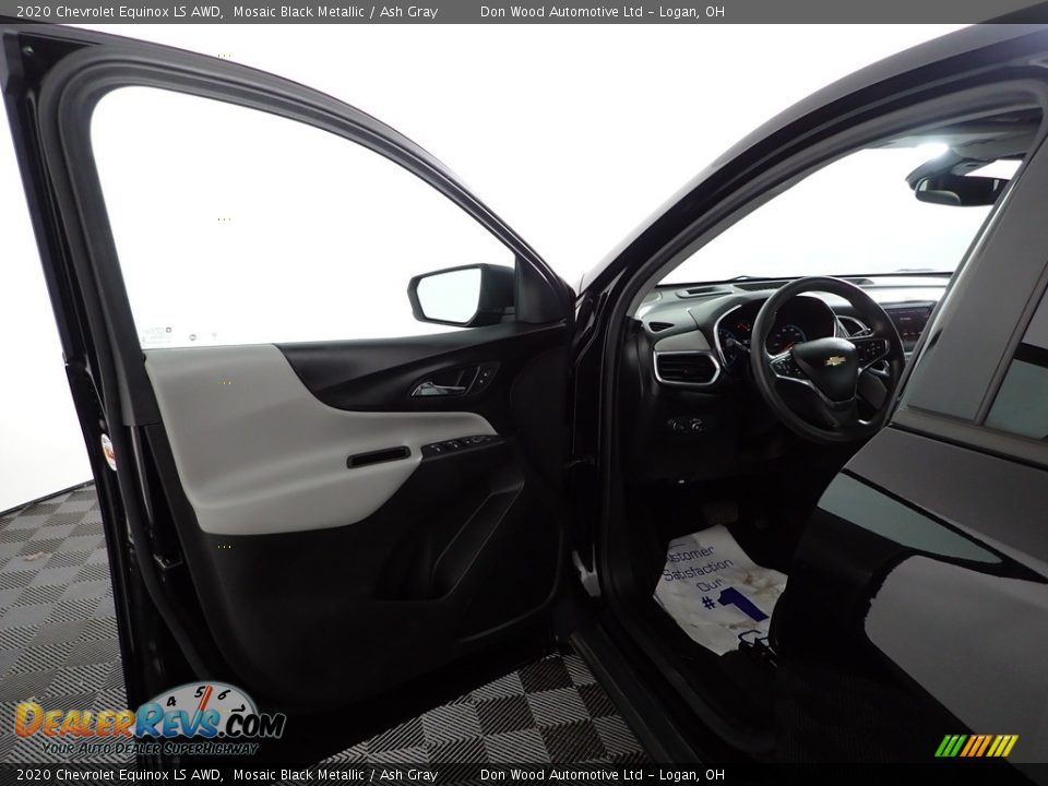 2020 Chevrolet Equinox LS AWD Mosaic Black Metallic / Ash Gray Photo #11