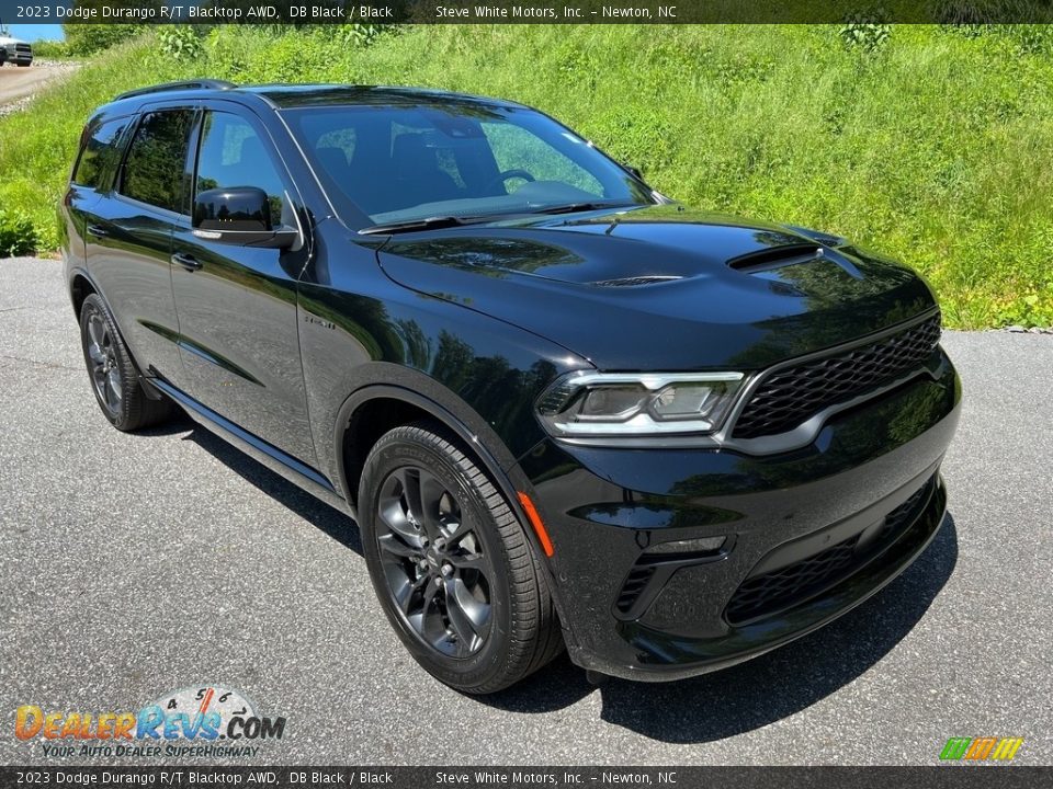 Front 3/4 View of 2023 Dodge Durango R/T Blacktop AWD Photo #4