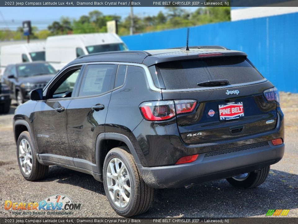 2023 Jeep Compass Latitude Lux 4x4 Diamond Black Crystal Pearl / Black Photo #4