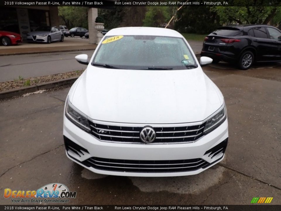 2018 Volkswagen Passat R-Line Pure White / Titan Black Photo #2