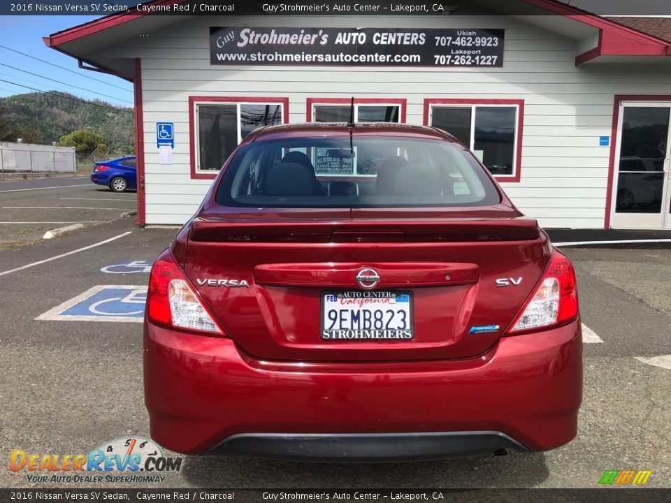 2016 Nissan Versa SV Sedan Cayenne Red / Charcoal Photo #7