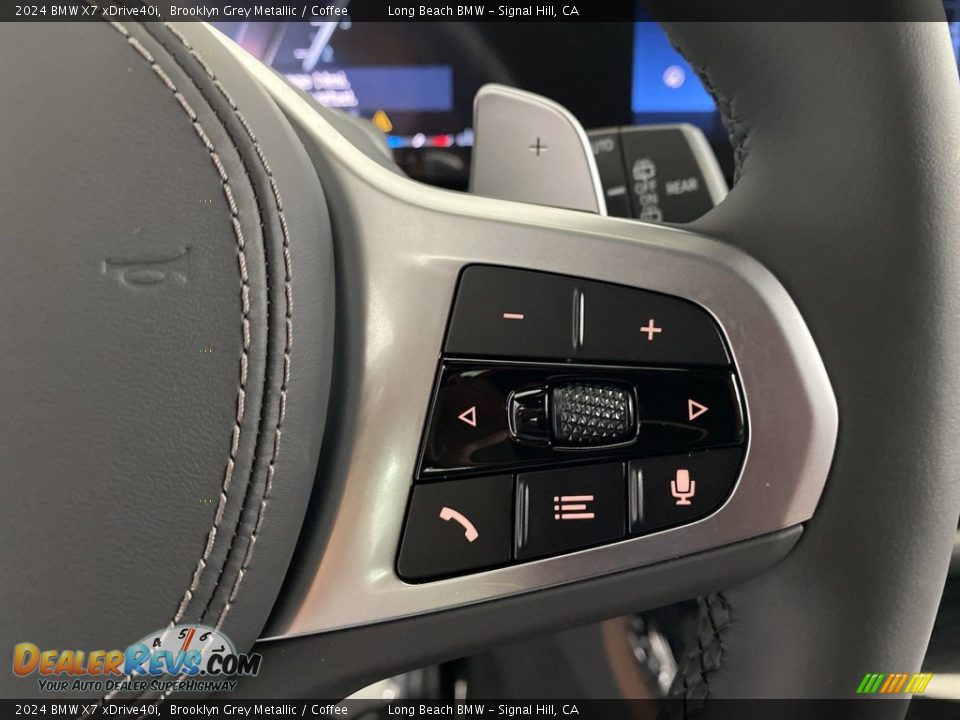 2024 BMW X7 xDrive40i Steering Wheel Photo #16