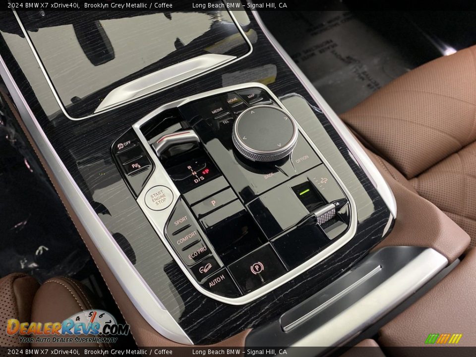 Controls of 2024 BMW X7 xDrive40i Photo #22