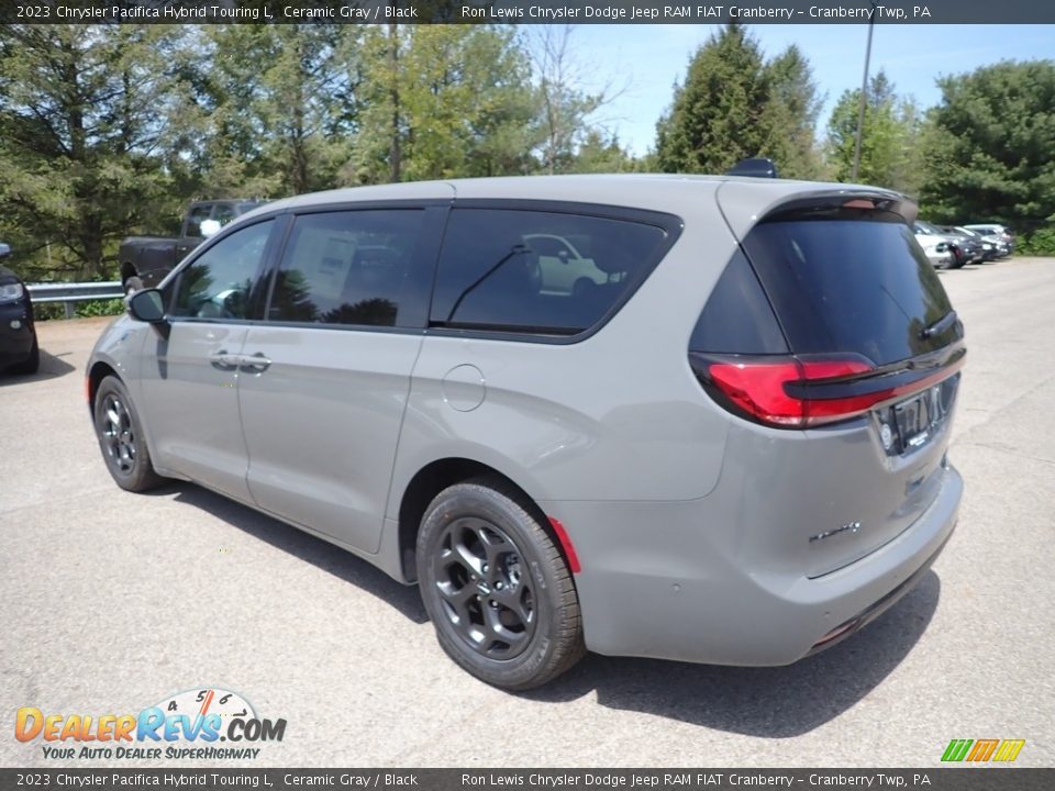 2023 Chrysler Pacifica Hybrid Touring L Ceramic Gray / Black Photo #3