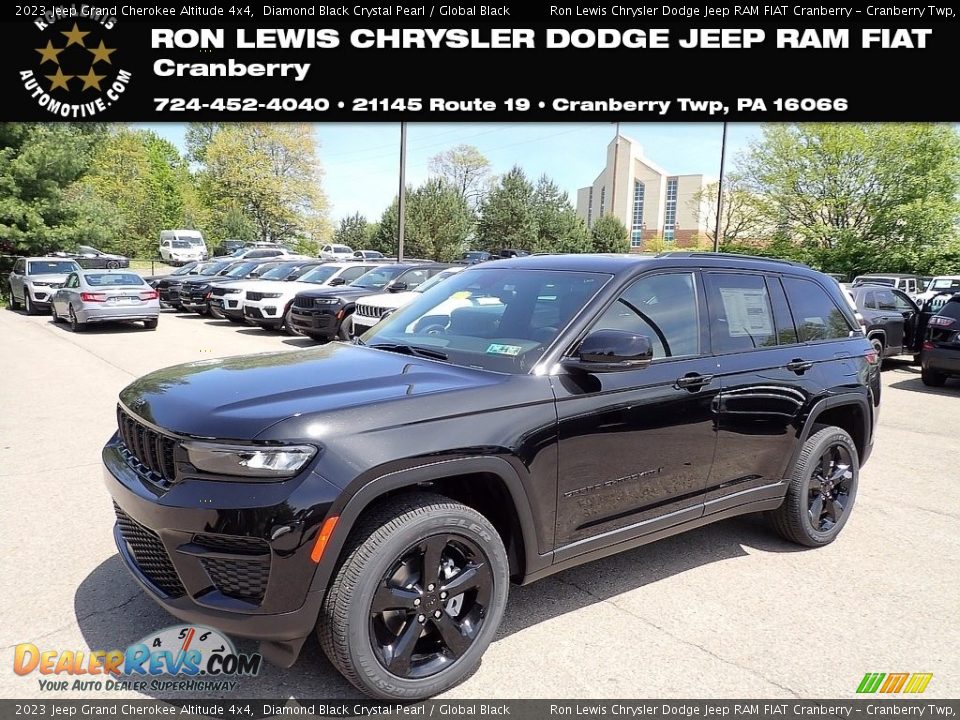 2023 Jeep Grand Cherokee Altitude 4x4 Diamond Black Crystal Pearl / Global Black Photo #1