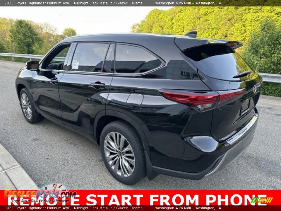 2023 Toyota Highlander Platinum AWD Midnight Black Metallic / Glazed Caramel Photo #2