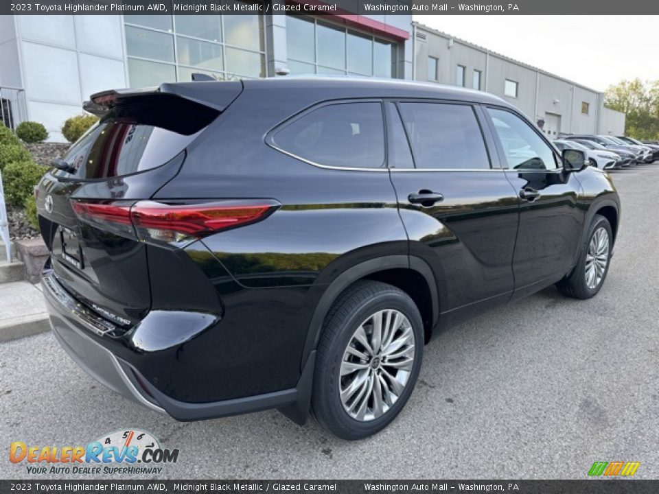 2023 Toyota Highlander Platinum AWD Midnight Black Metallic / Glazed Caramel Photo #10