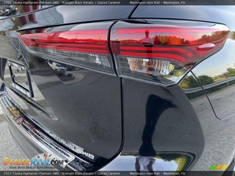 2023 Toyota Highlander Platinum AWD Midnight Black Metallic / Glazed Caramel Photo #29