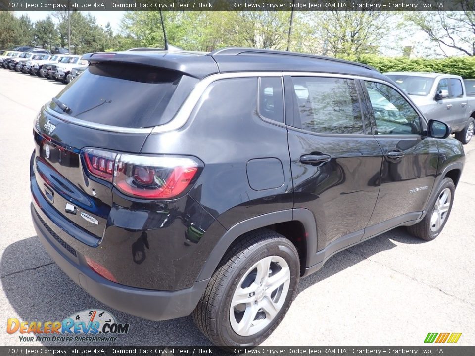 2023 Jeep Compass Latitude 4x4 Diamond Black Crystal Pearl / Black Photo #5