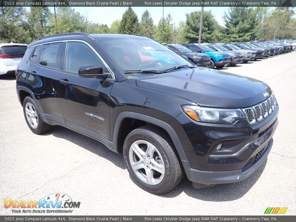 2023 Jeep Compass Latitude 4x4 Diamond Black Crystal Pearl / Black Photo #7