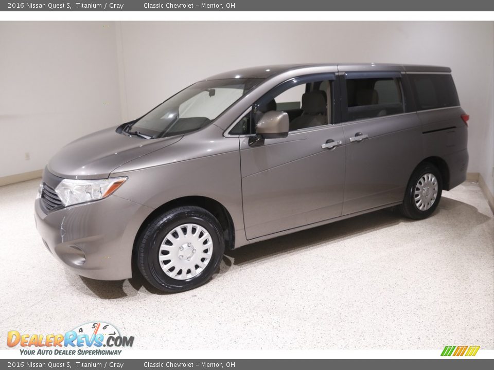 Front 3/4 View of 2016 Nissan Quest S Photo #3