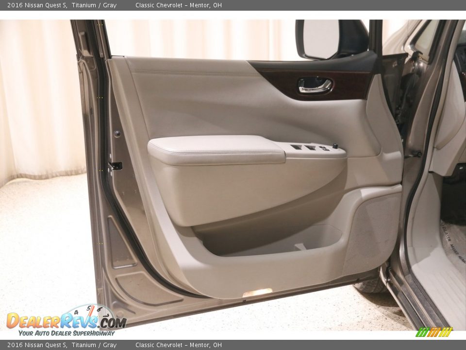 Door Panel of 2016 Nissan Quest S Photo #4